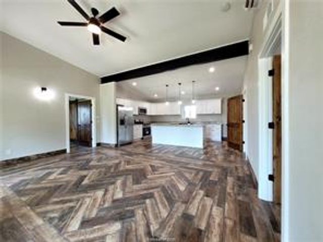 114 Lakeview Drive N, Hilltop Lakes, TX 77871