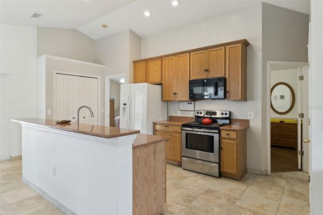 2133 HUNTERS GREENE DRIVE, Lakeland, FL 33810