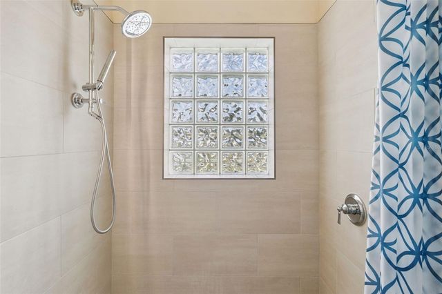 2133 HUNTERS GREENE DRIVE, Lakeland, FL 33810