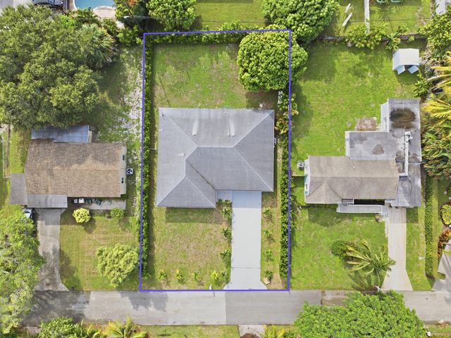 235 NW 3rd Court, Boca Raton, FL 33432