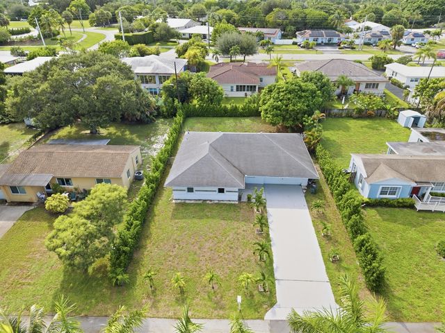 235 NW 3rd Court, Boca Raton, FL 33432
