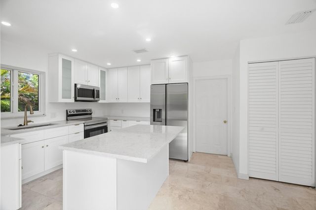 235 NW 3rd Court, Boca Raton, FL 33432
