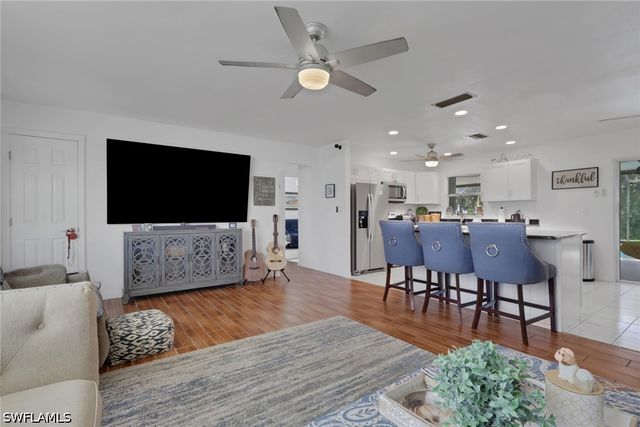 12213 De Moya DR, Fort Myers, FL 33905