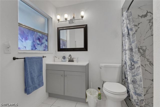 12213 De Moya DR, Fort Myers, FL 33905