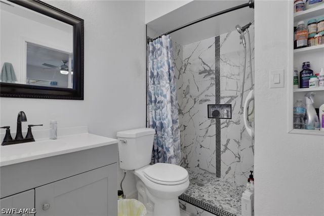 12213 De Moya DR, Fort Myers, FL 33905