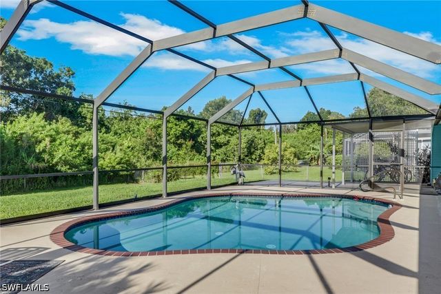 12213 De Moya DR, Fort Myers, FL 33905