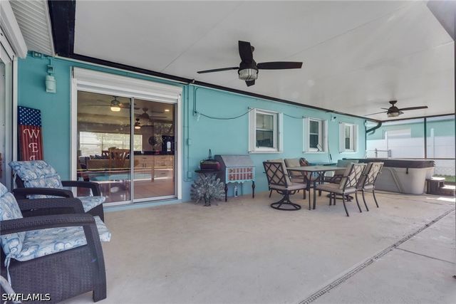 12213 De Moya DR, Fort Myers, FL 33905