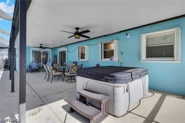12213 De Moya DR, Fort Myers, FL 33905