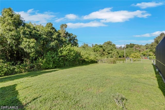 12213 De Moya DR, Fort Myers, FL 33905