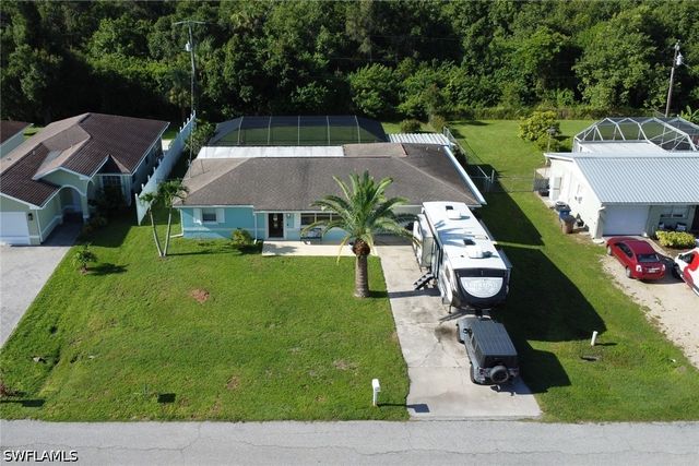 12213 De Moya DR, Fort Myers, FL 33905