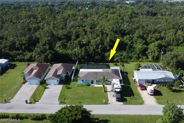 12213 De Moya DR, Fort Myers, FL 33905