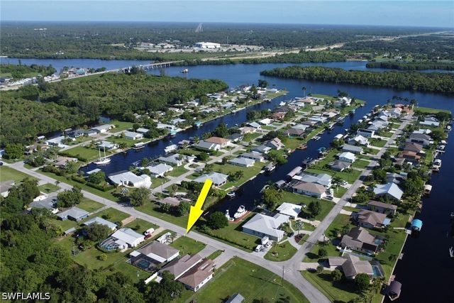 12213 De Moya DR, Fort Myers, FL 33905