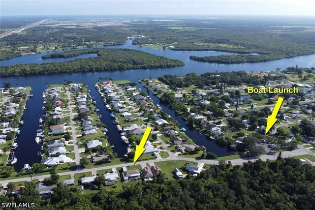 12213 De Moya DR, Fort Myers, FL 33905