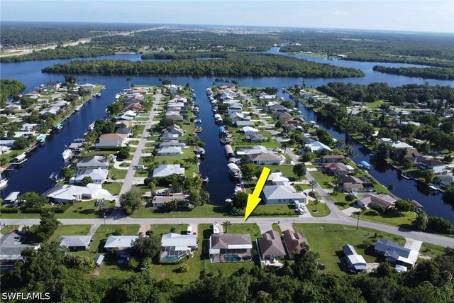 12213 De Moya DR, Fort Myers, FL 33905