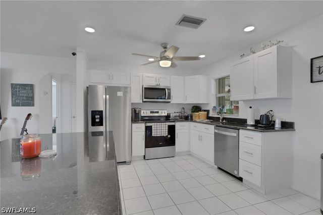 12213 De Moya DR, Fort Myers, FL 33905