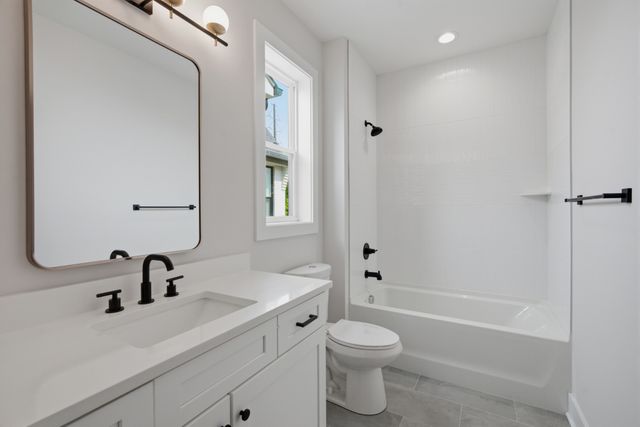 1541A Battlefield Dr, Nashville, TN 37215