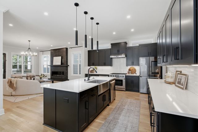 1541A Battlefield Dr, Nashville, TN 37215