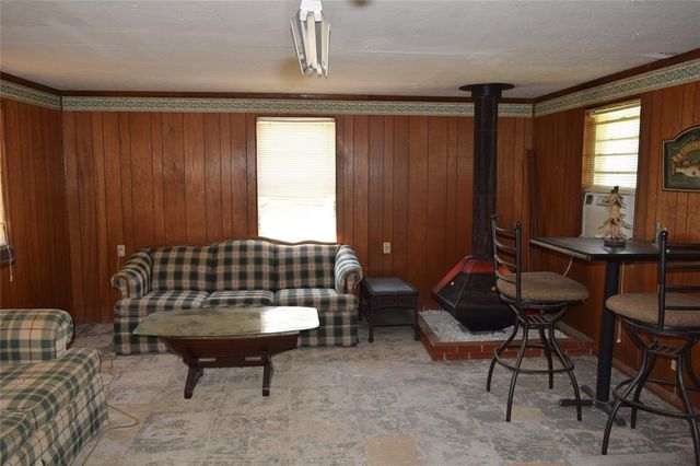 421843 E 1163 Road, Eufaula, OK 74432