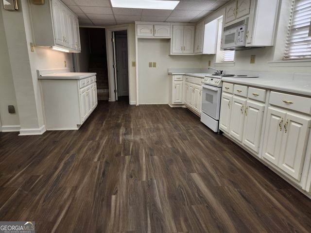 1181 Lakeshore Circle, Gainesville, GA 30501