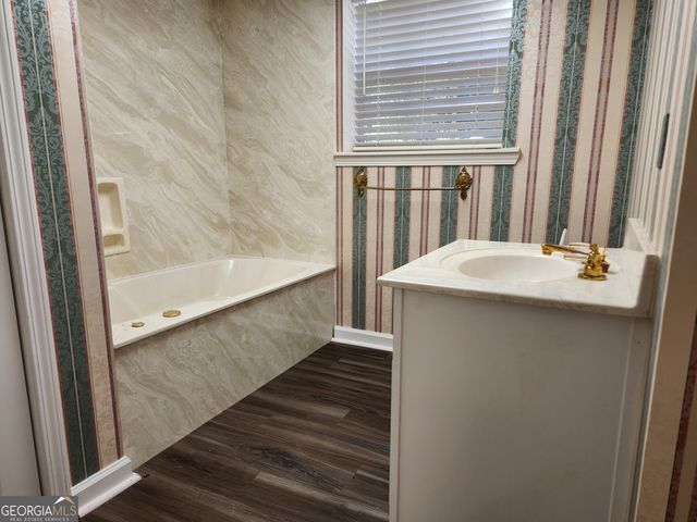 1181 Lakeshore Circle, Gainesville, GA 30501