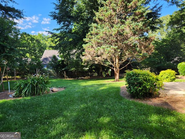 1181 Lakeshore Circle, Gainesville, GA 30501