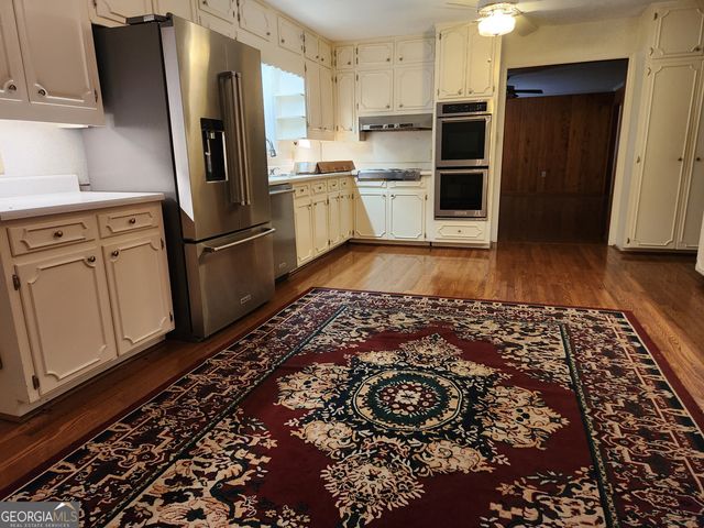 1181 Lakeshore Circle, Gainesville, GA 30501