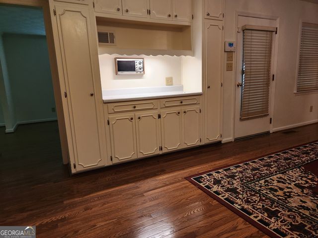 1181 Lakeshore Circle, Gainesville, GA 30501