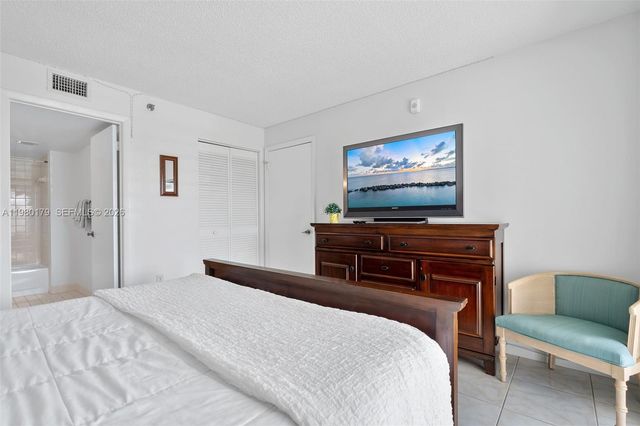 17801 N Bay Rd 607, Sunny Isles Beach, FL 33160