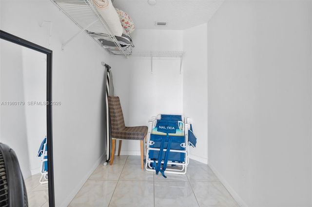 17801 N Bay Rd 607, Sunny Isles Beach, FL 33160