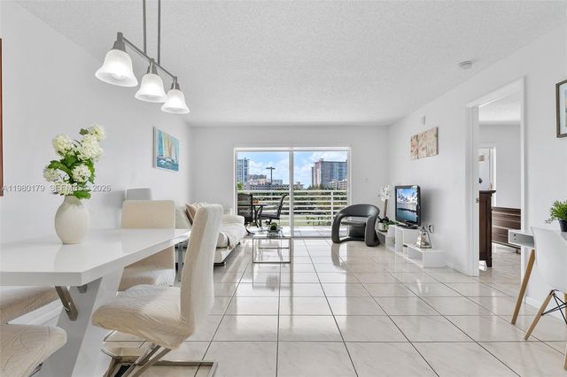 17801 N Bay Rd 607, Sunny Isles Beach, FL 33160