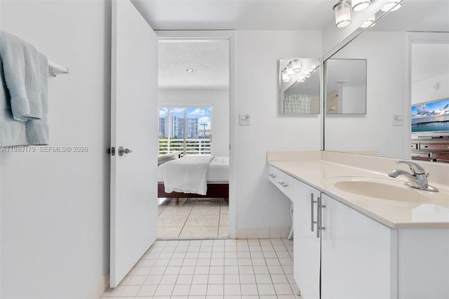 17801 N Bay Rd 607, Sunny Isles Beach, FL 33160