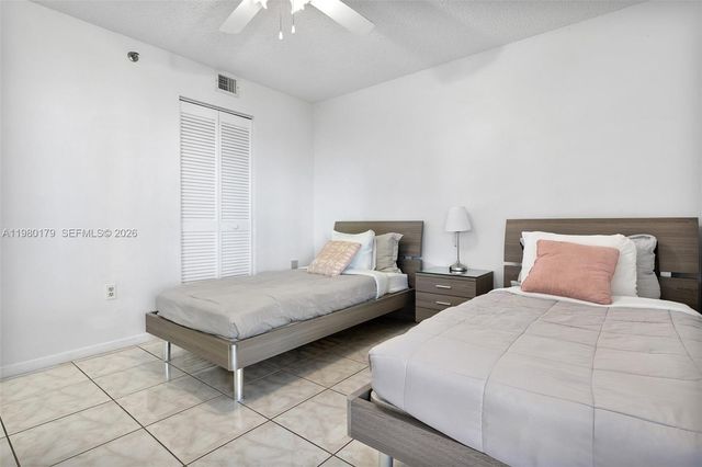 17801 N Bay Rd 607, Sunny Isles Beach, FL 33160