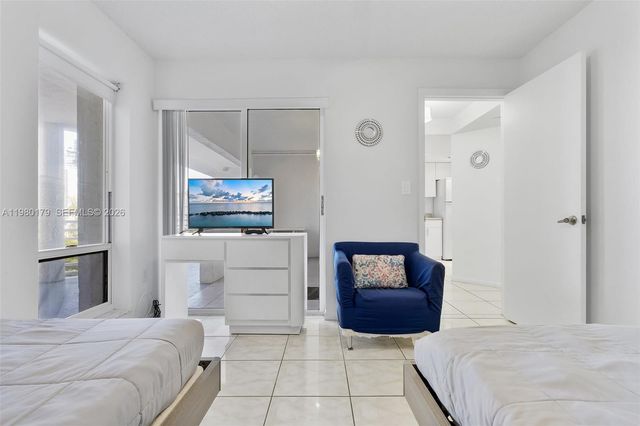 17801 N Bay Rd 607, Sunny Isles Beach, FL 33160