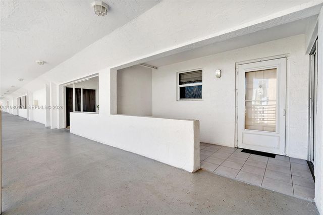 17801 N Bay Rd 607, Sunny Isles Beach, FL 33160