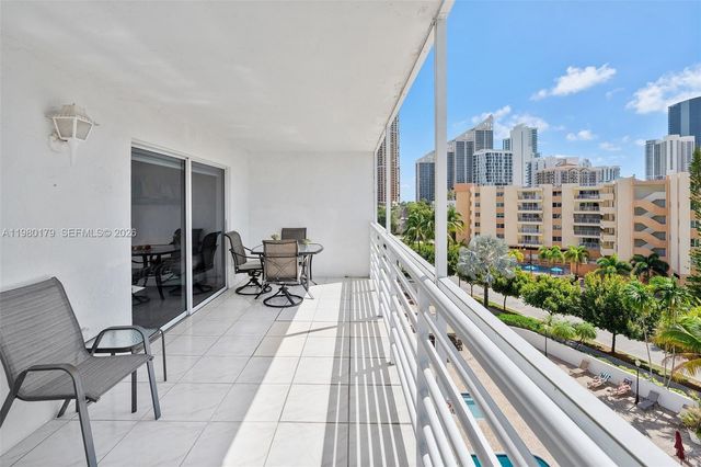 17801 N Bay Rd 607, Sunny Isles Beach, FL 33160