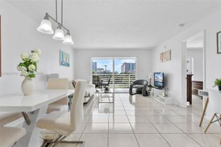 17801 N Bay Rd 607, Sunny Isles Beach, FL 33160