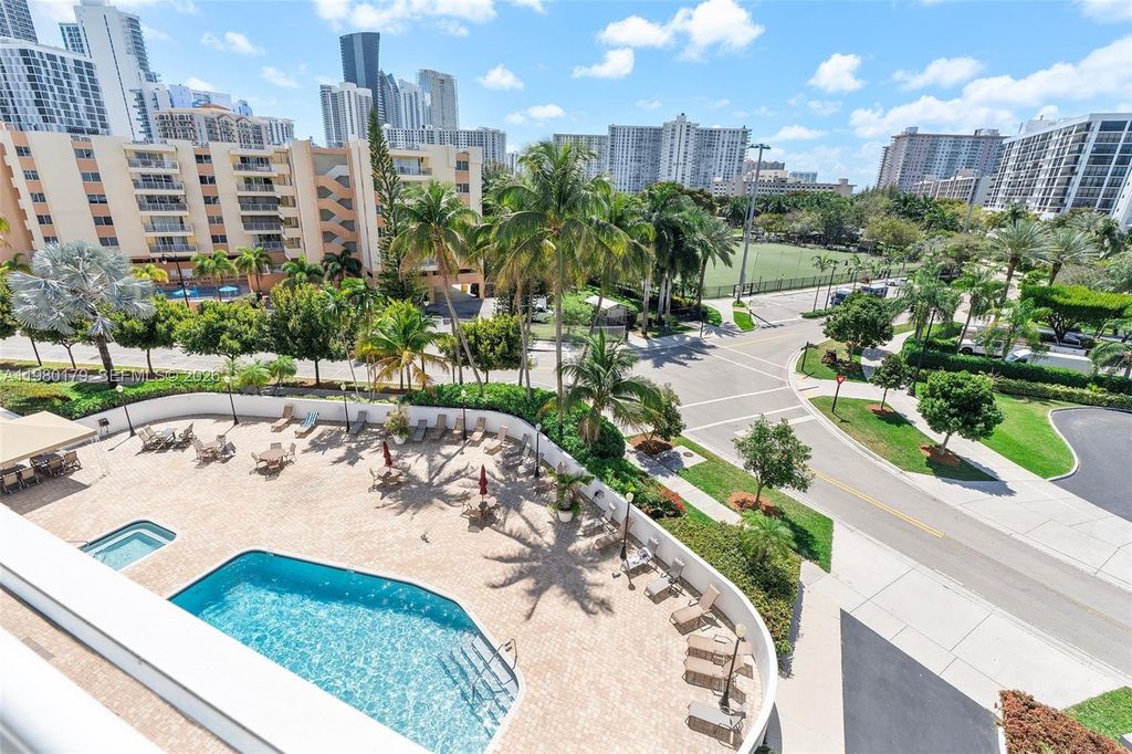 17801 N Bay Rd 607, Sunny Isles Beach, FL 33160
