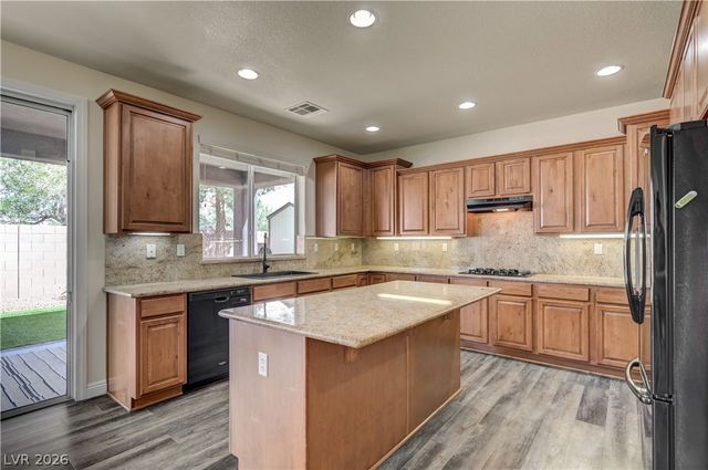 640 Blue Crystal Creek Road, Henderson, NV 89002