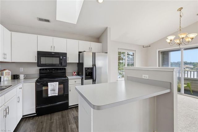 246 Dockside Dr Apt C, Hampton, VA 23669