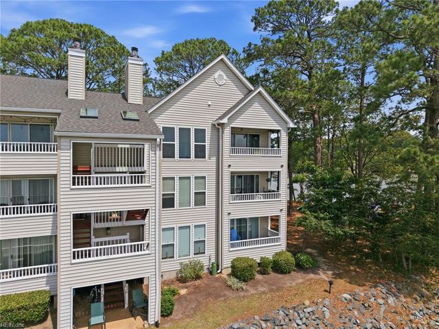 246 Dockside Dr Apt C, Hampton, VA 23669