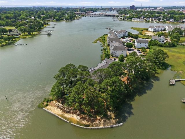 246 Dockside Dr Apt C, Hampton, VA 23669