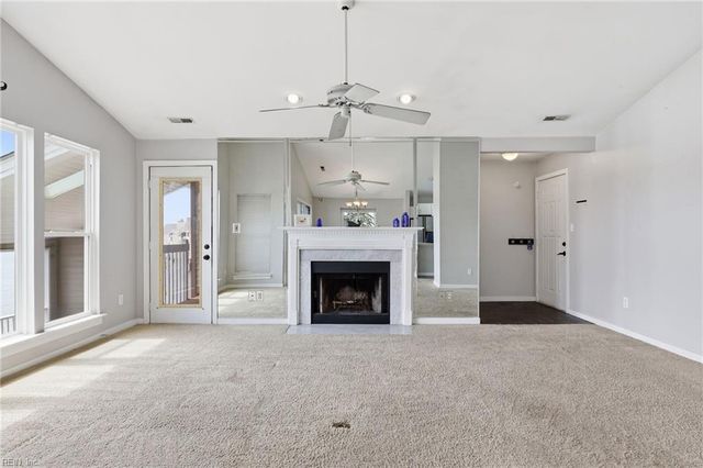 246 Dockside Dr Apt C, Hampton, VA 23669