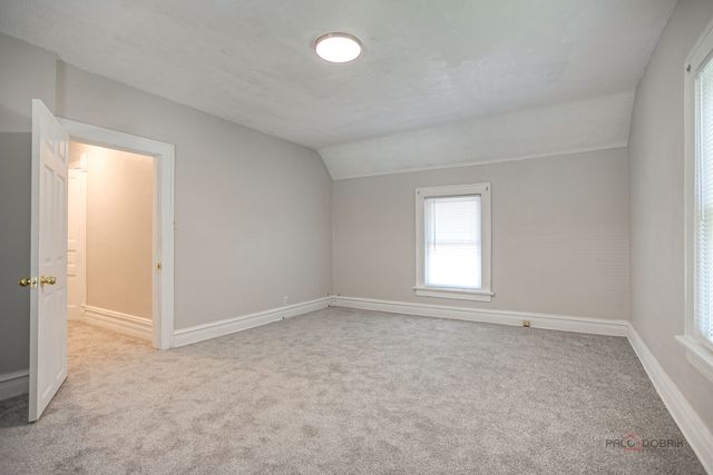 228 S Lincoln Avenue, Waukegan, IL 60085