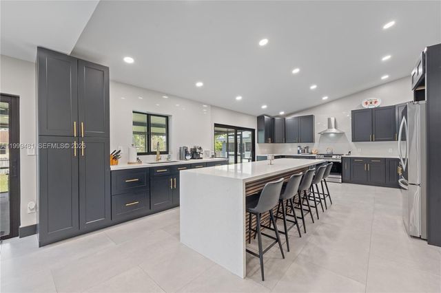 18462 SW 88th Pl, Cutler Bay, FL 33157