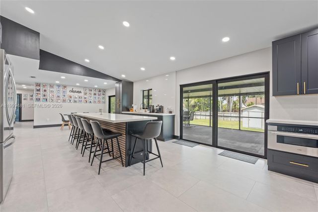 18462 SW 88th Pl, Cutler Bay, FL 33157