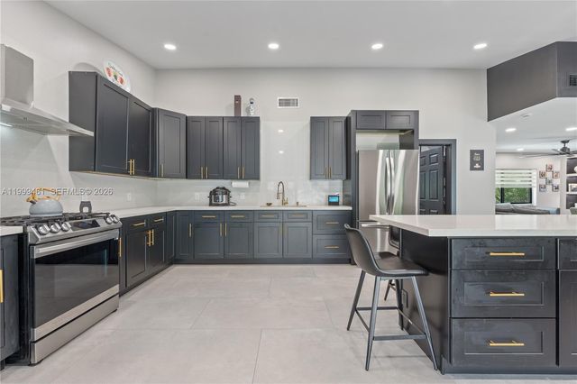 18462 SW 88th Pl, Cutler Bay, FL 33157