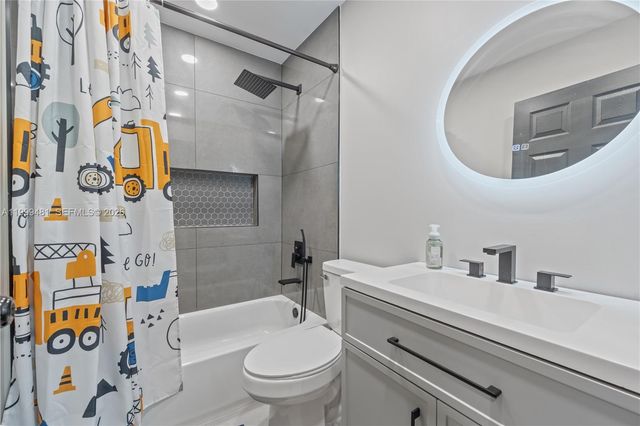 18462 SW 88th Pl, Cutler Bay, FL 33157