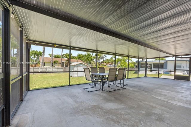 18462 SW 88th Pl, Cutler Bay, FL 33157