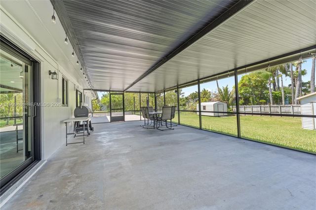 18462 SW 88th Pl, Cutler Bay, FL 33157