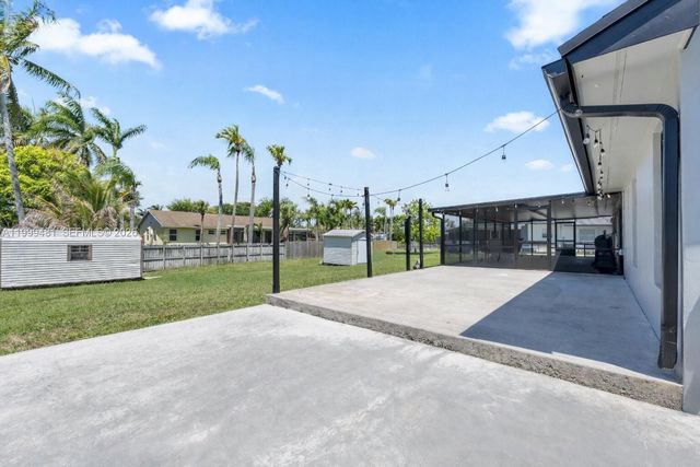 18462 SW 88th Pl, Cutler Bay, FL 33157